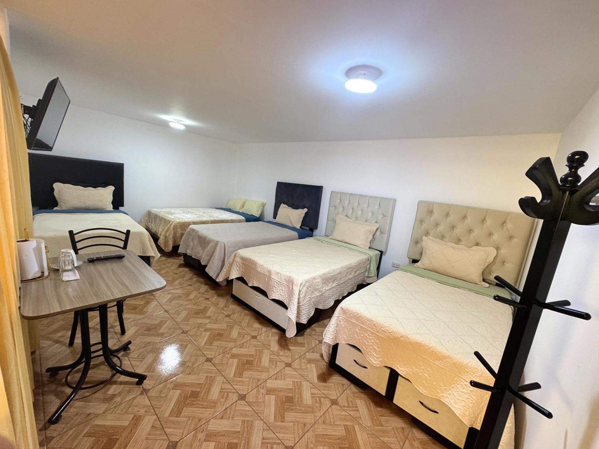 Ferienwohnung Right Across From The Airport - Free Shuttle - A Y J Familia Lima Exterior foto